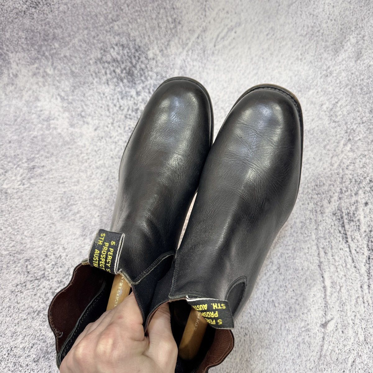 R.M. Williams R.M. Williams Mens Classic Black Leather Chelsea Boots US11 Size US 11 / EU 44 - 6 Thumbnail