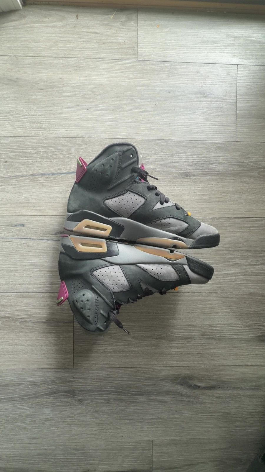 Nike Nike Air Jordan 6 Bordeaux Retro 2021 Size US 11 / EU 44 - 2 Thumbnail