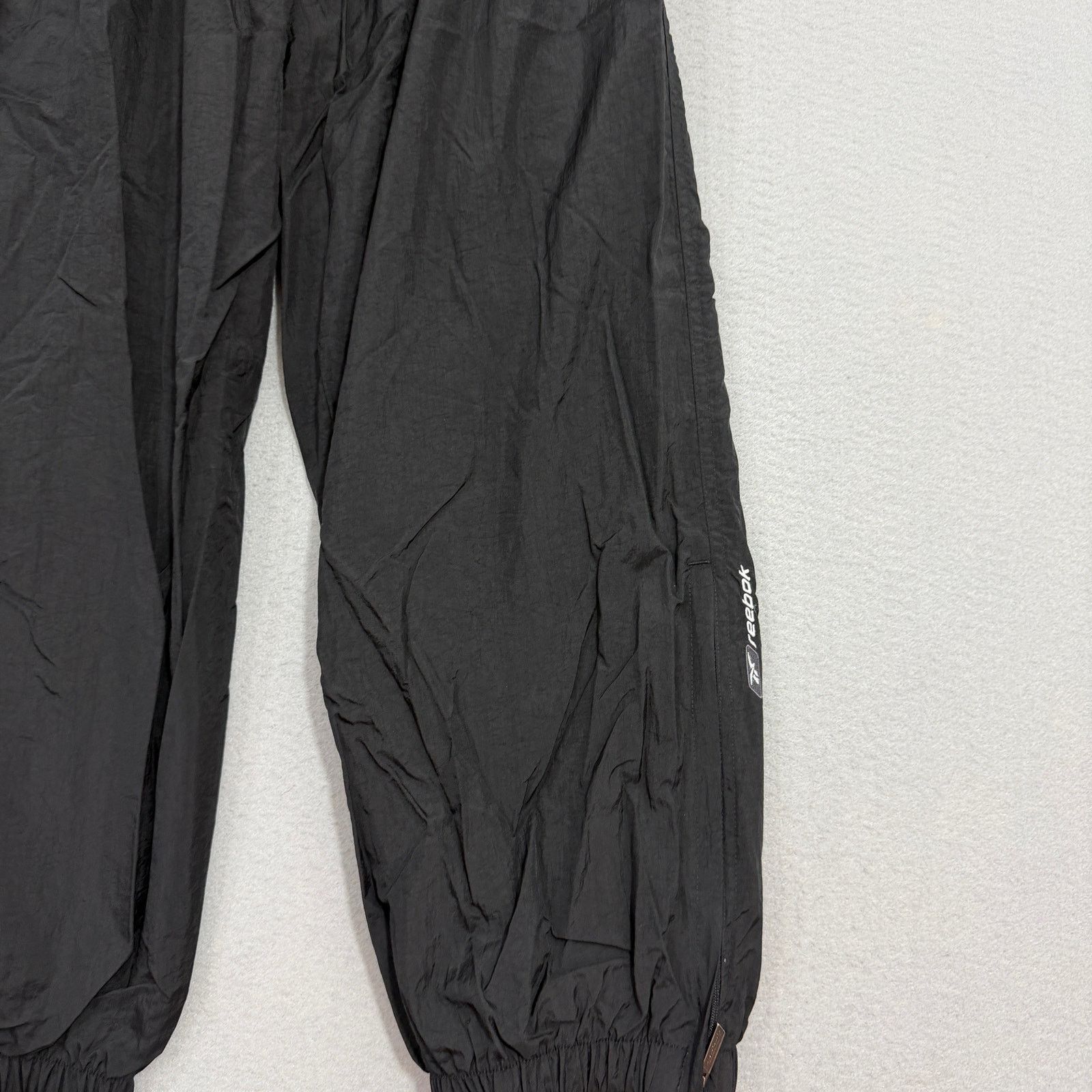 Reebok Vintage Reebok Windbreaker Track Pants Mens Medium Black Size US 32 / EU 48 - 3 Thumbnail