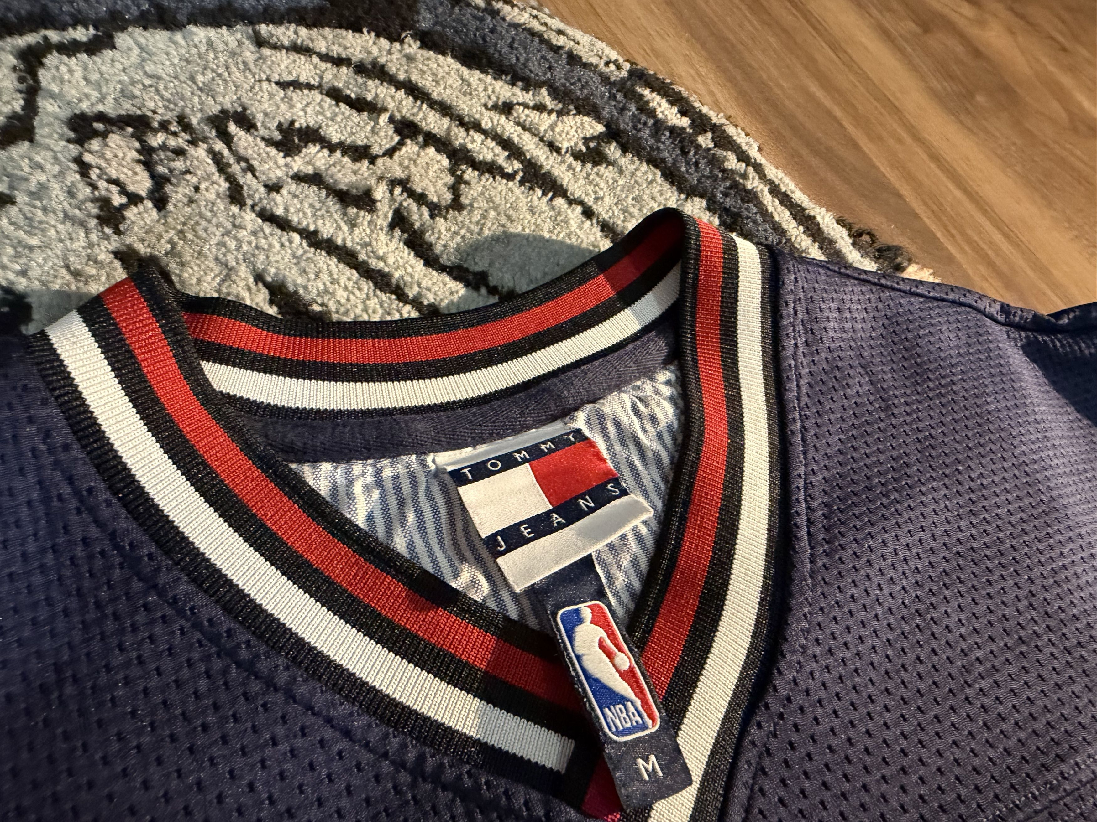 Tommy Hilfiger NBA x TOMMY JEANS Size US M / EU 48-50 / 2 - 3 Thumbnail