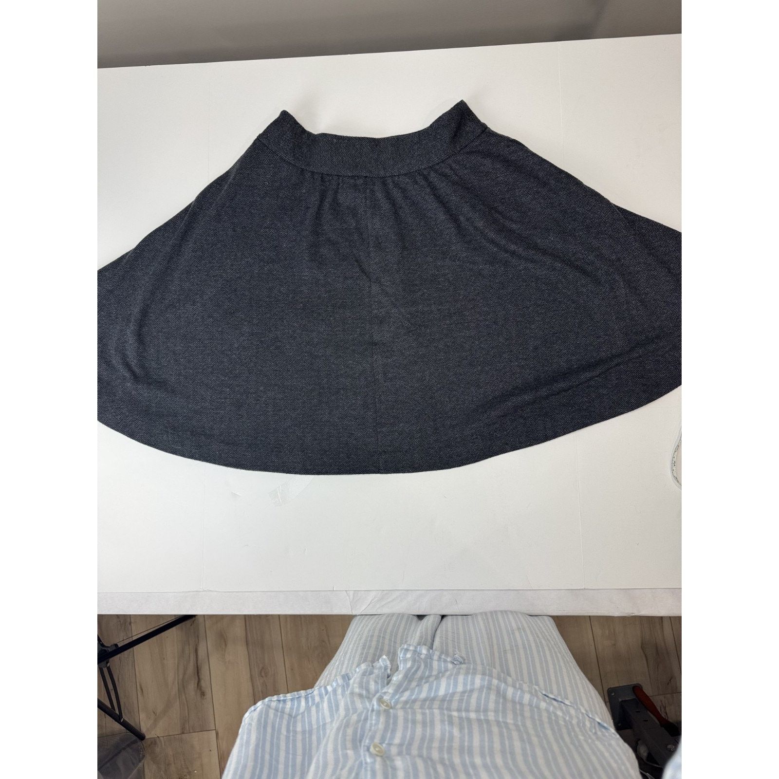 Banana Republic Banana Republic Wool Blend Herringbone A-Line Skirt 12 Size 34" / US 12 / IT 48 - 2 Thumbnail