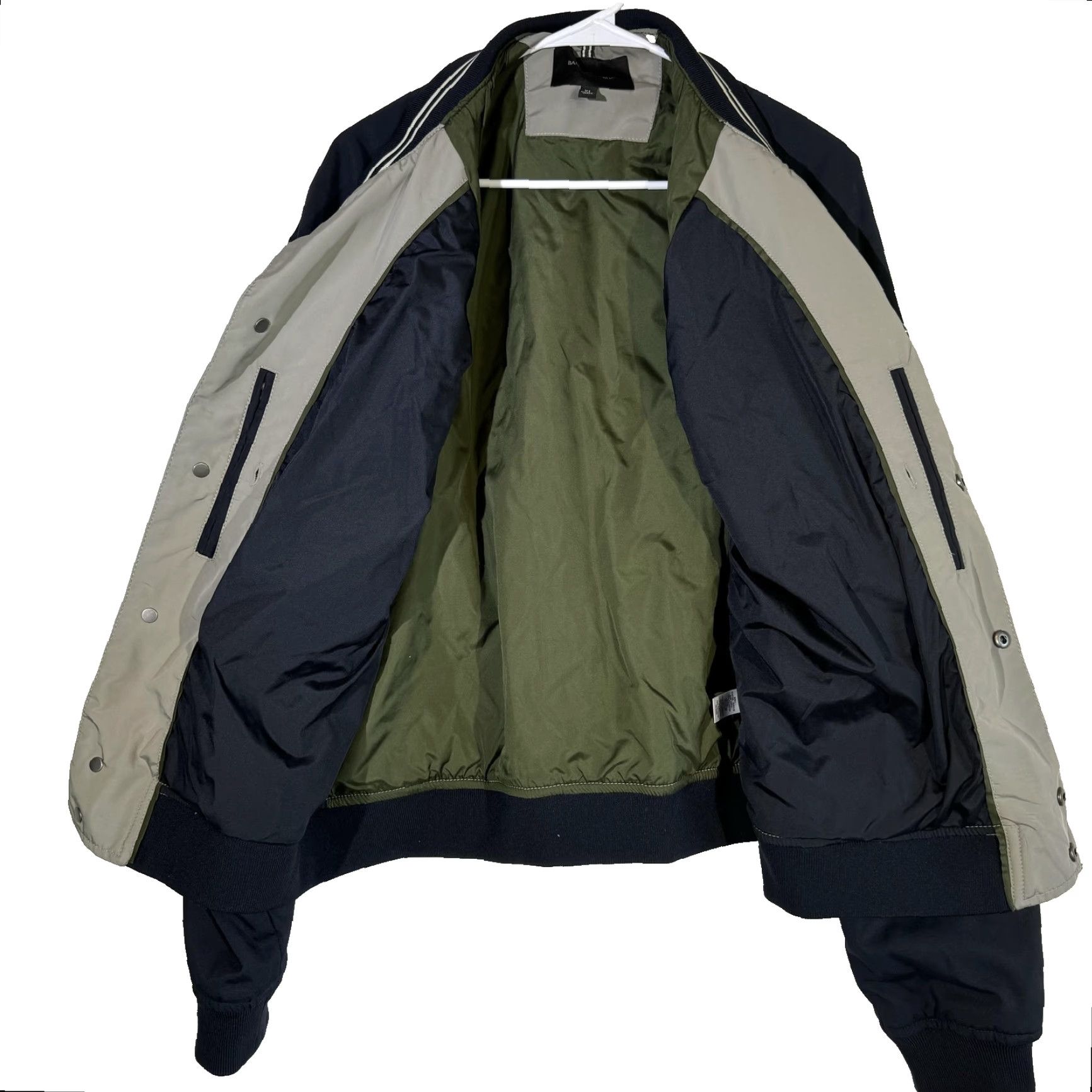 Banana Republic Banana Republic Jacket Mens XL Gray Navy Blue Bomber Varsity Snap Front Snaps Front Lined Pockets Lightweight Regular Softshell Size US XL / EU 56 / 4 - 2 Thumbnail