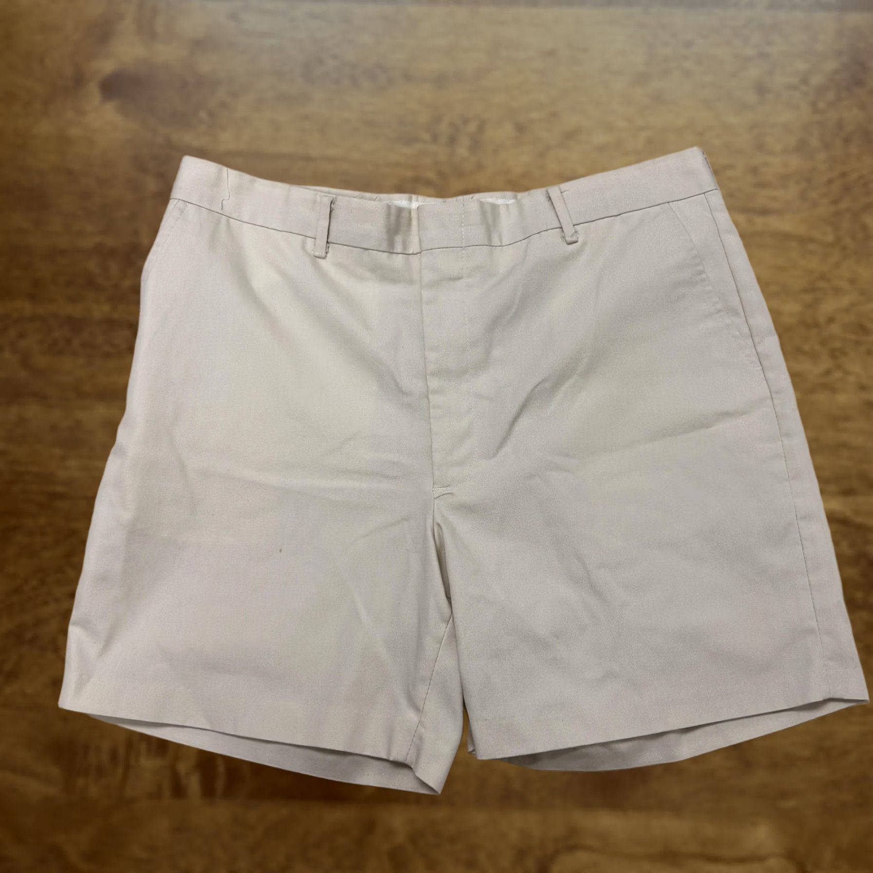 Vintage Knightsbridge Chino Shorts Mens 36 Beige Canvas Flat Front 6" Inseam Shorts Mens 36 Beige Canvas Flat Front 6" Inseam Size US 36 / EU 52 - 1 Thumbnail