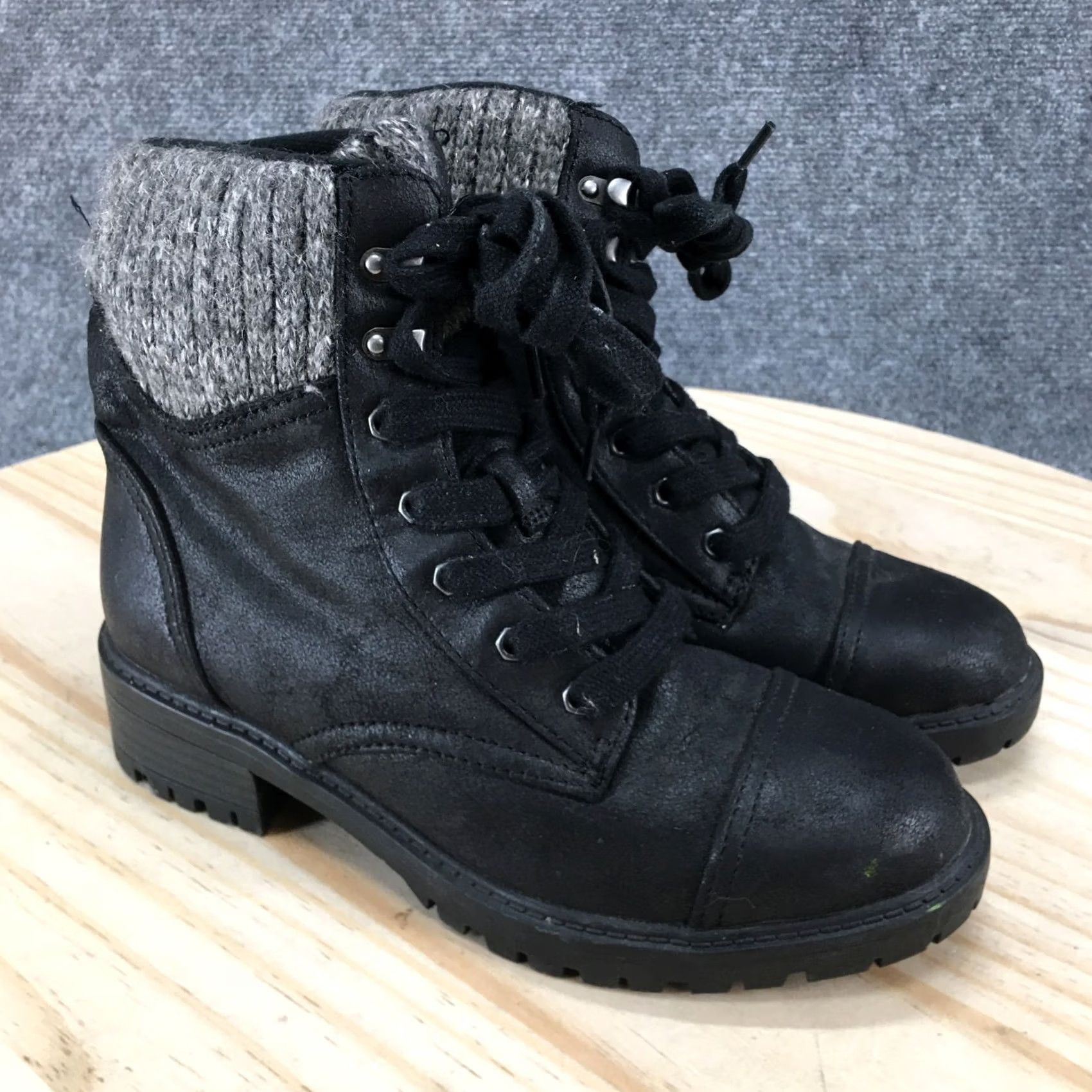 Vintage Universal Thread Boots Womens 6 Cap Toe Winter Ankle Bootie Black Faux Leather Size ONE SIZE - 3 Thumbnail