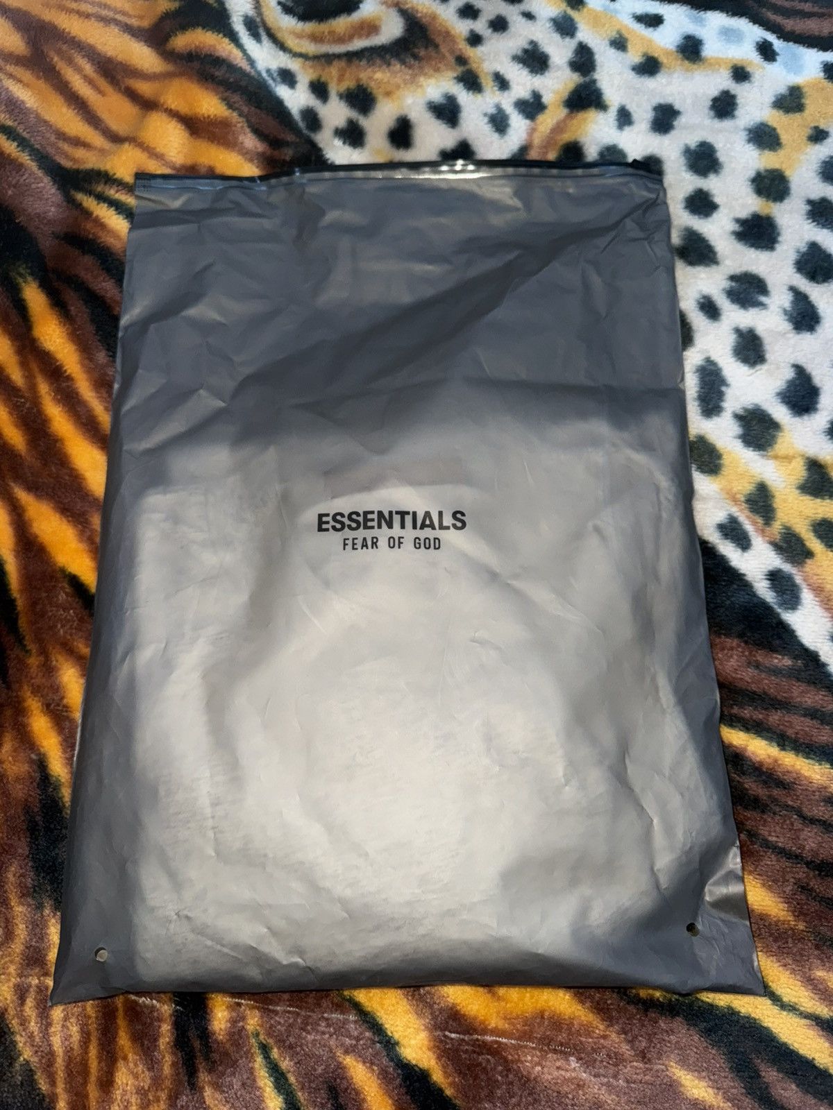 Essentials Fear of God Essentials Tee "Light Oatmeal" Size US L / EU 52-54 / 3 - 7 Thumbnail