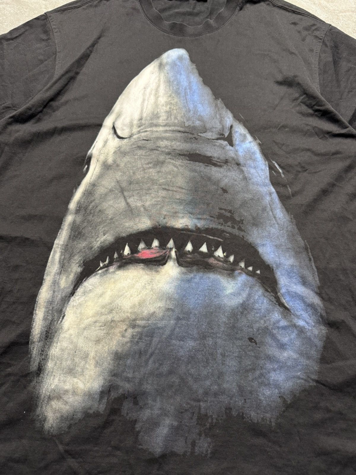 Givenchy Oversized Givenchy Shark Print Tee “Columbian Fit” Size US XS / EU 42 / 0 - 2 Thumbnail