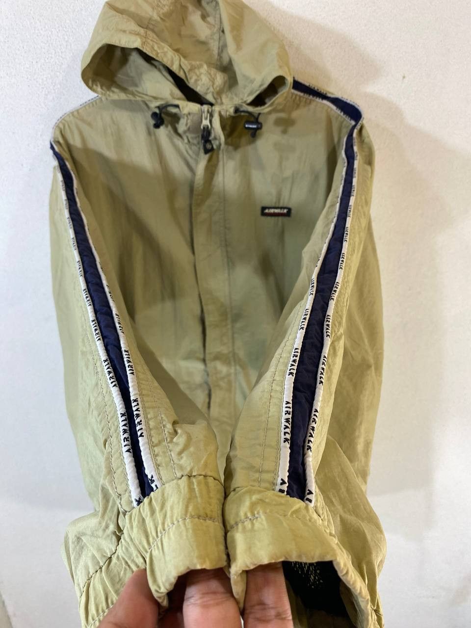 Airwalk vintage airwalk sidetape jacket nice design Size US L / EU 52-54 / 3 - 10 Thumbnail