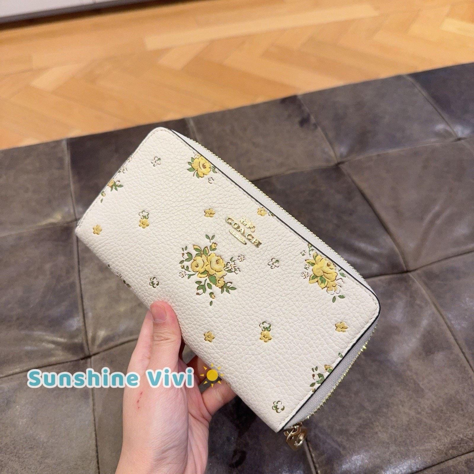 Coach NWT Coach Long Zip Around Wallet Canvas CAO89 Chalk multi Size ONE SIZE - 2 Thumbnail