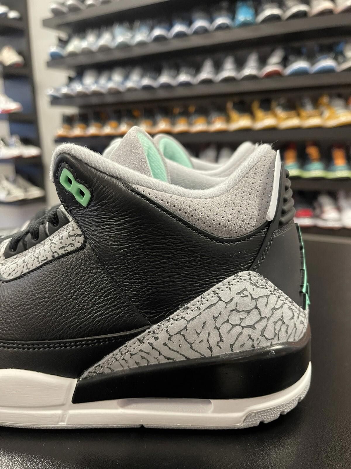 Jordan Brand Size 11 - Air Jordan 3 Retro Green Glow Black CT8532-031 Size US 11 / EU 44 - 5 Thumbnail