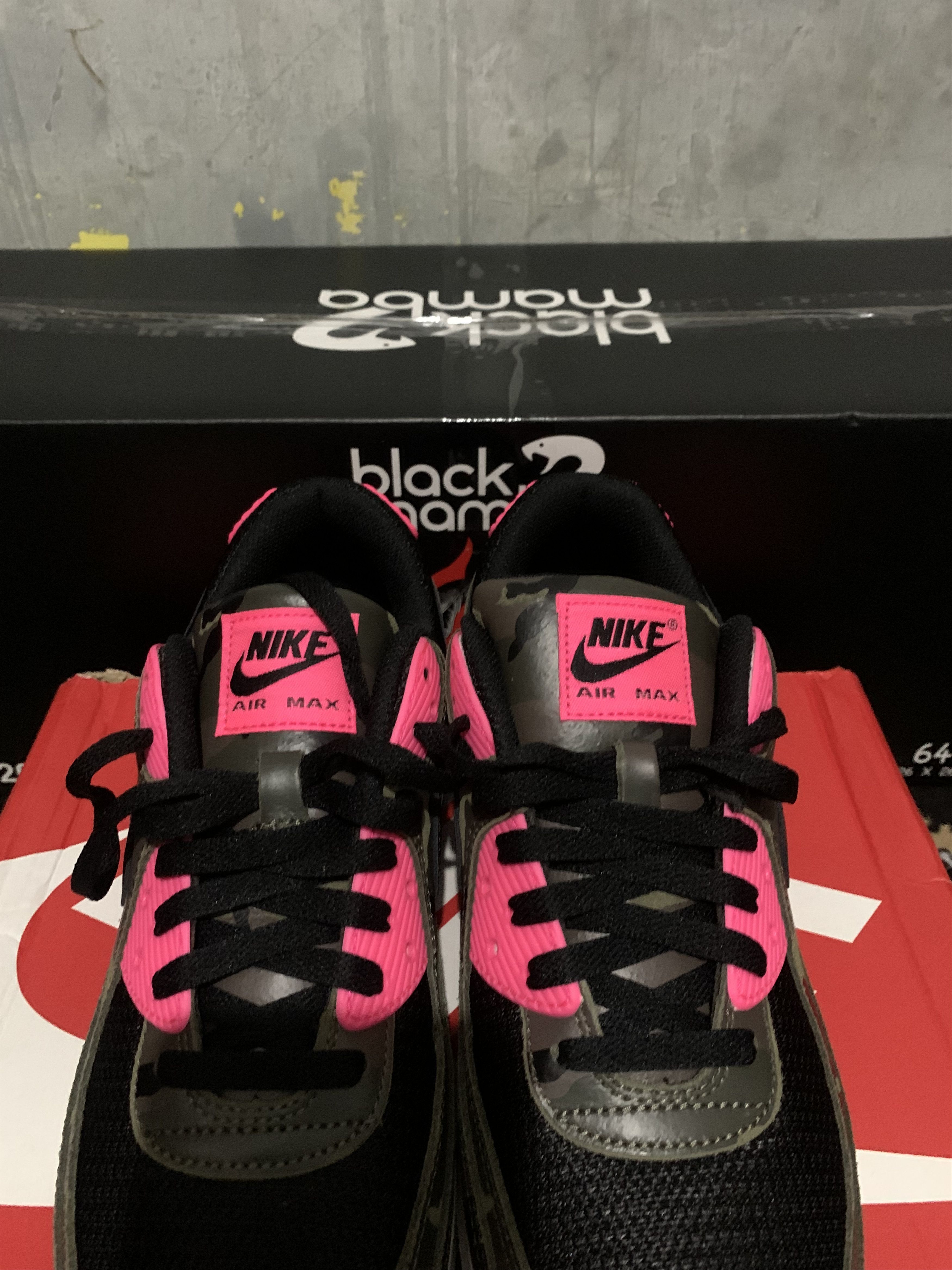Nike NIKE AIR MAX 90 PRM Sequoia/Black-Hyper Pink Size US 9 / EU 42 - 4 Thumbnail