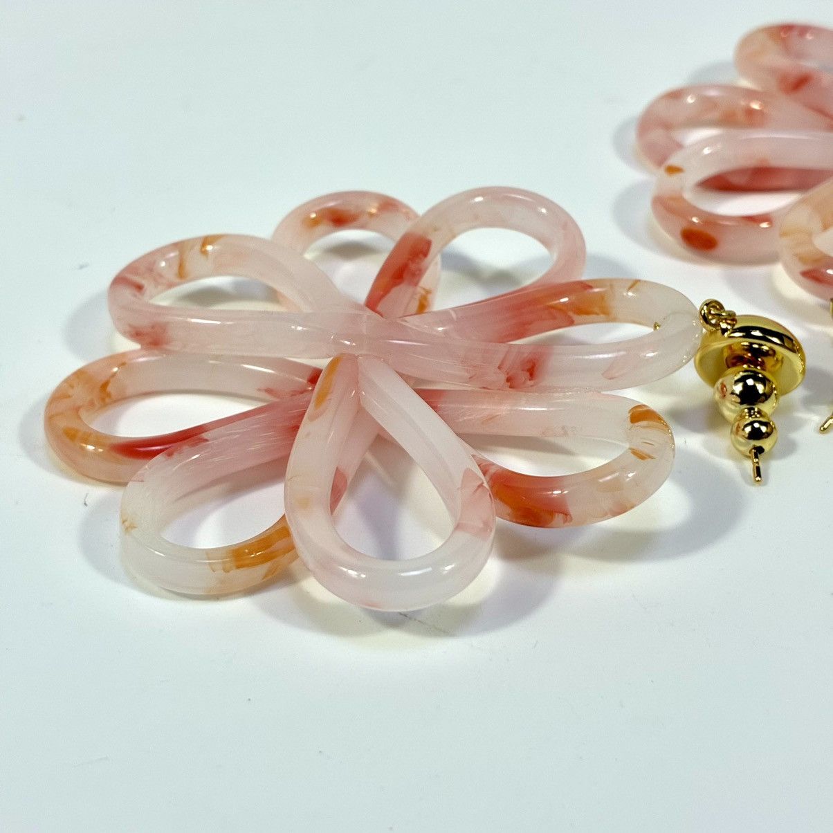 Cult Gaia Cult Gaia Acrylic Blossom Flower Azalea Earrings Pink NWT Size ONE SIZE - 14 Thumbnail