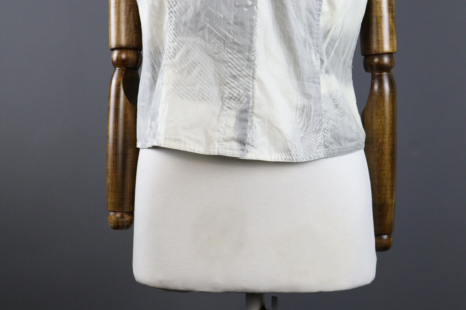 Designer Marc Cain Sleeveless Buttton Down Blouse Shirt Size 4 Size S / US 4 / IT 40 - 3 Thumbnail