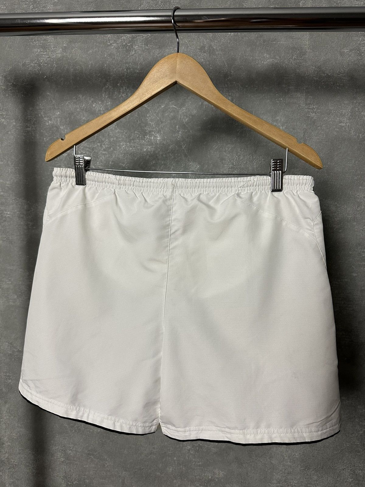 Nike × Vintage Vintage Nike Manchester United Logo White Jersey Shorts Size US 31 - 4 Thumbnail