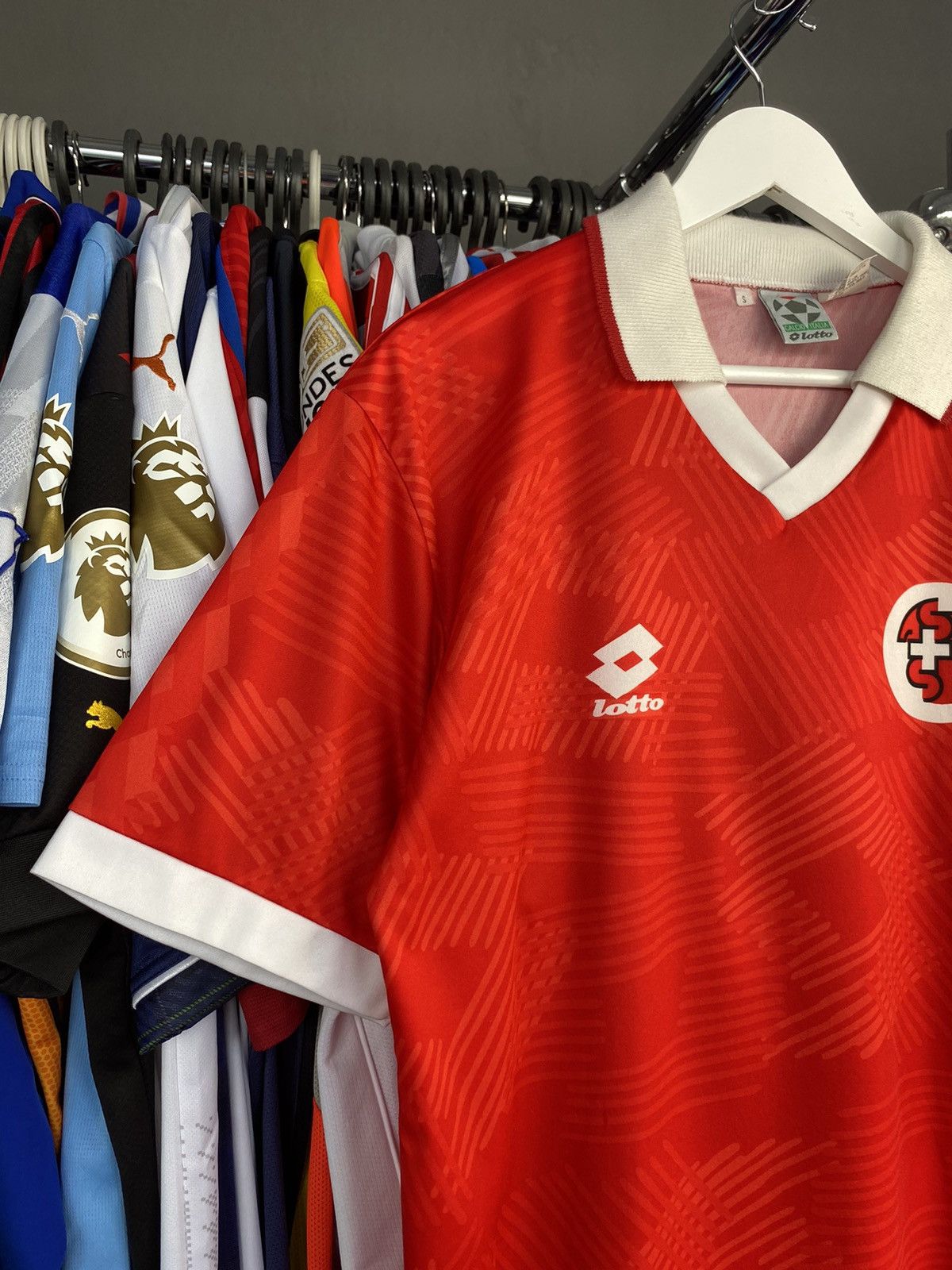 Lotto Sport 1992/94 LOTTO SWITZERLAND HOME SOCCER FOOTBALL JERSEY SHIRT Size US S / EU 44-46 / 1 - 3 Thumbnail
