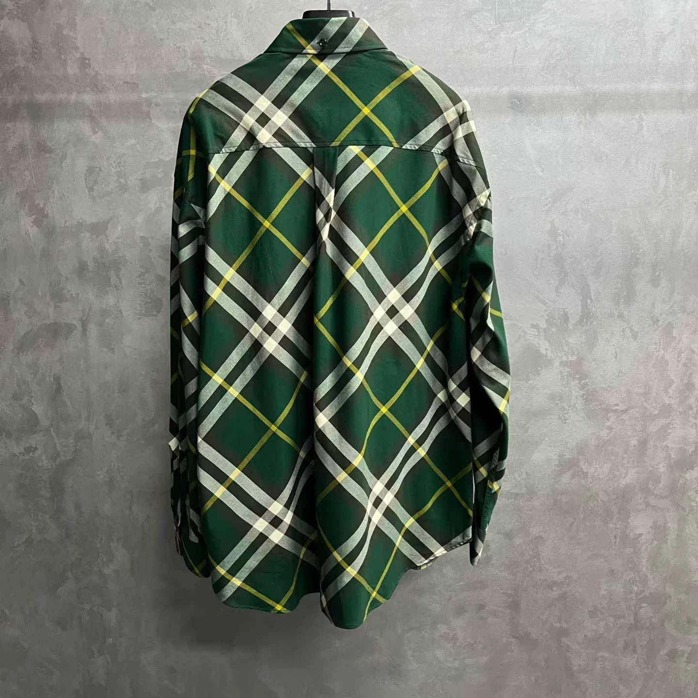 Burberry burberry plaid long sleeve shirt in green Size US XL / EU 56 / 4 - 5 Thumbnail