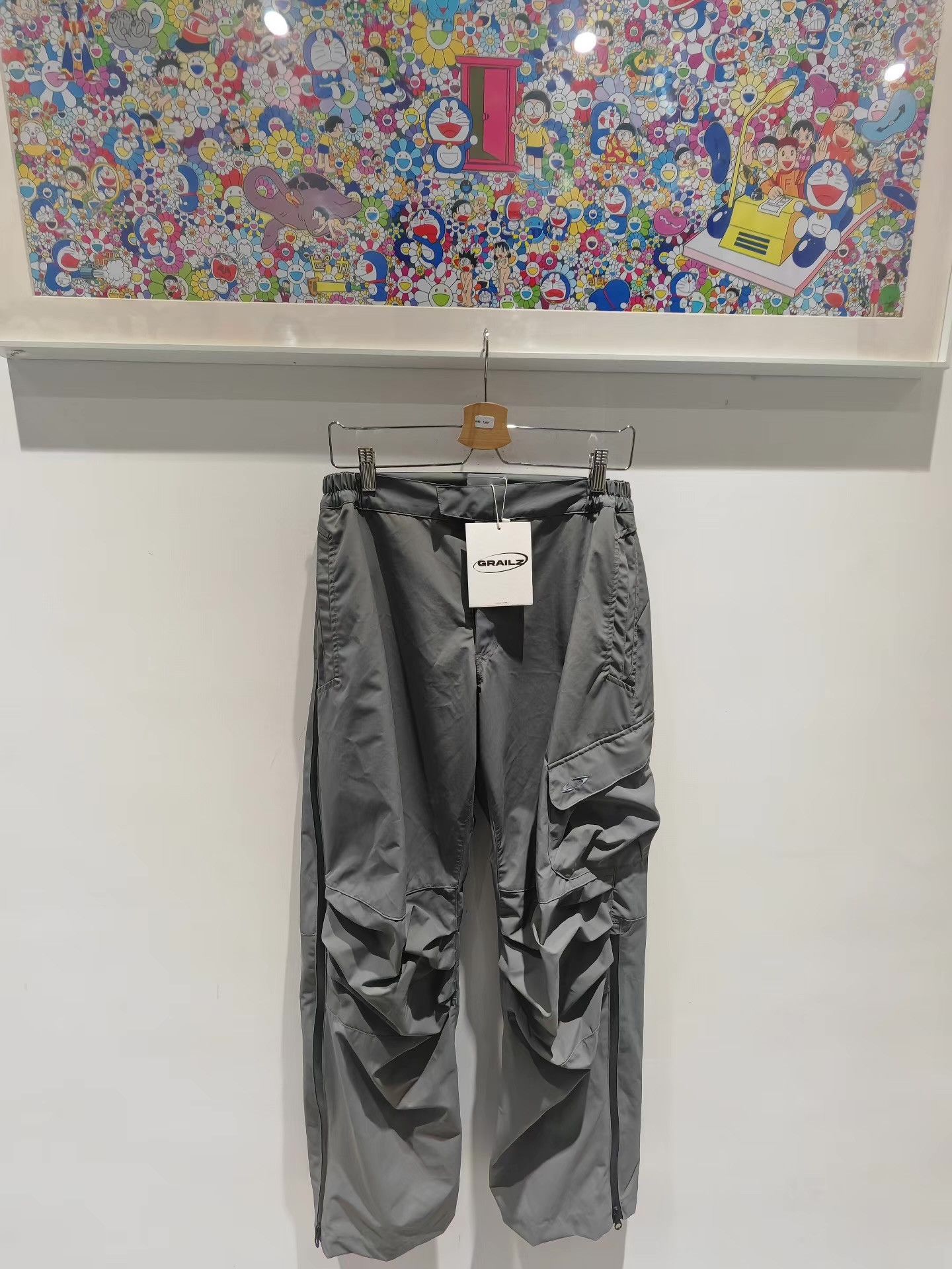 GRAILZ Grailz Wide-Leg Pleated Multi-Zip Pocket Pants。 Q15 Size US 34 / EU 50 - 1 Thumbnail