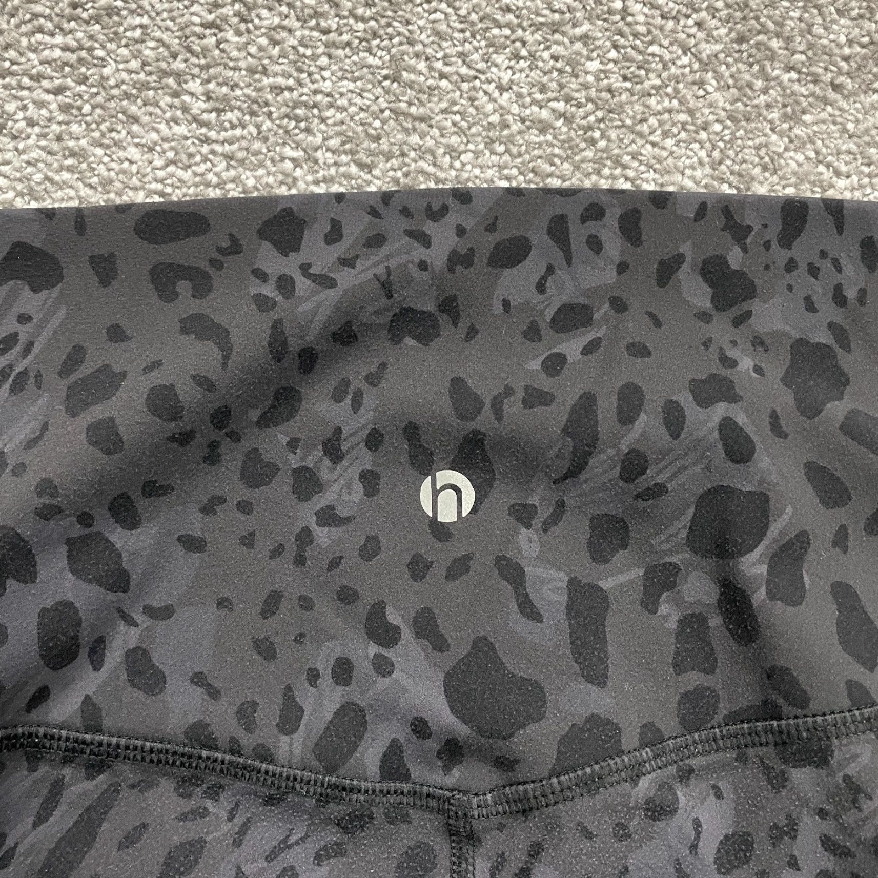 Vintage Unbranded Compression Leggings Womens Gray Leopard Athletic Gym Run 26x24 Size 42" / US 20 - 5 Thumbnail