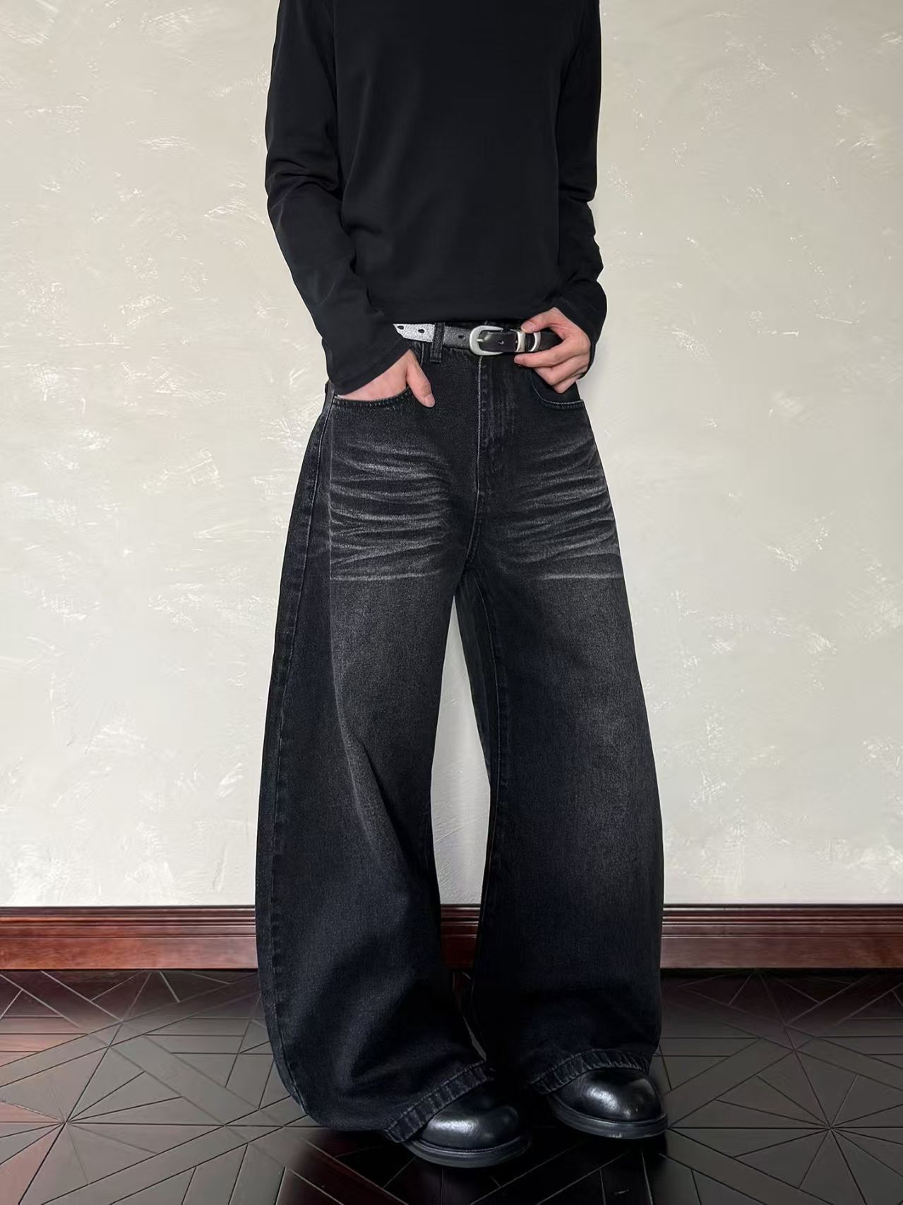 Vintage Black washed vintage whiskered straight leg sloping jeans Size US 32 / EU 48 - 4 Thumbnail