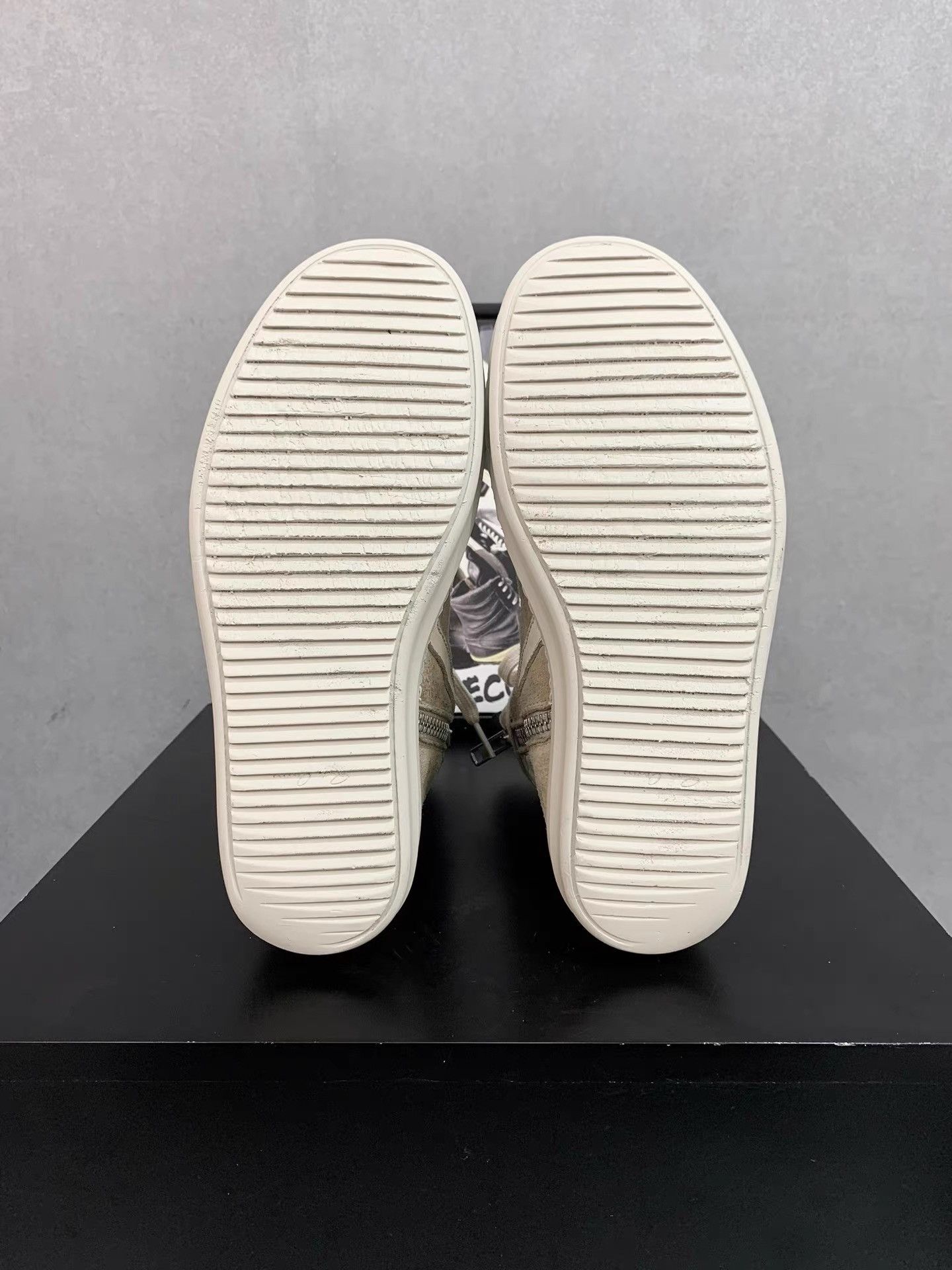 Rick Owens Rick Owens Grey Suede Triangle Geobasket K34 Size US 7 / EU 40 - 8 Thumbnail