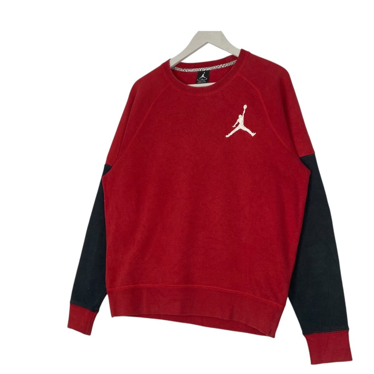 Nike × Vintage Vintage Nike Air Jordan Embroidered Crewneck Sweatshirt Red Size US M / EU 48-50 / 2 - 2 Thumbnail