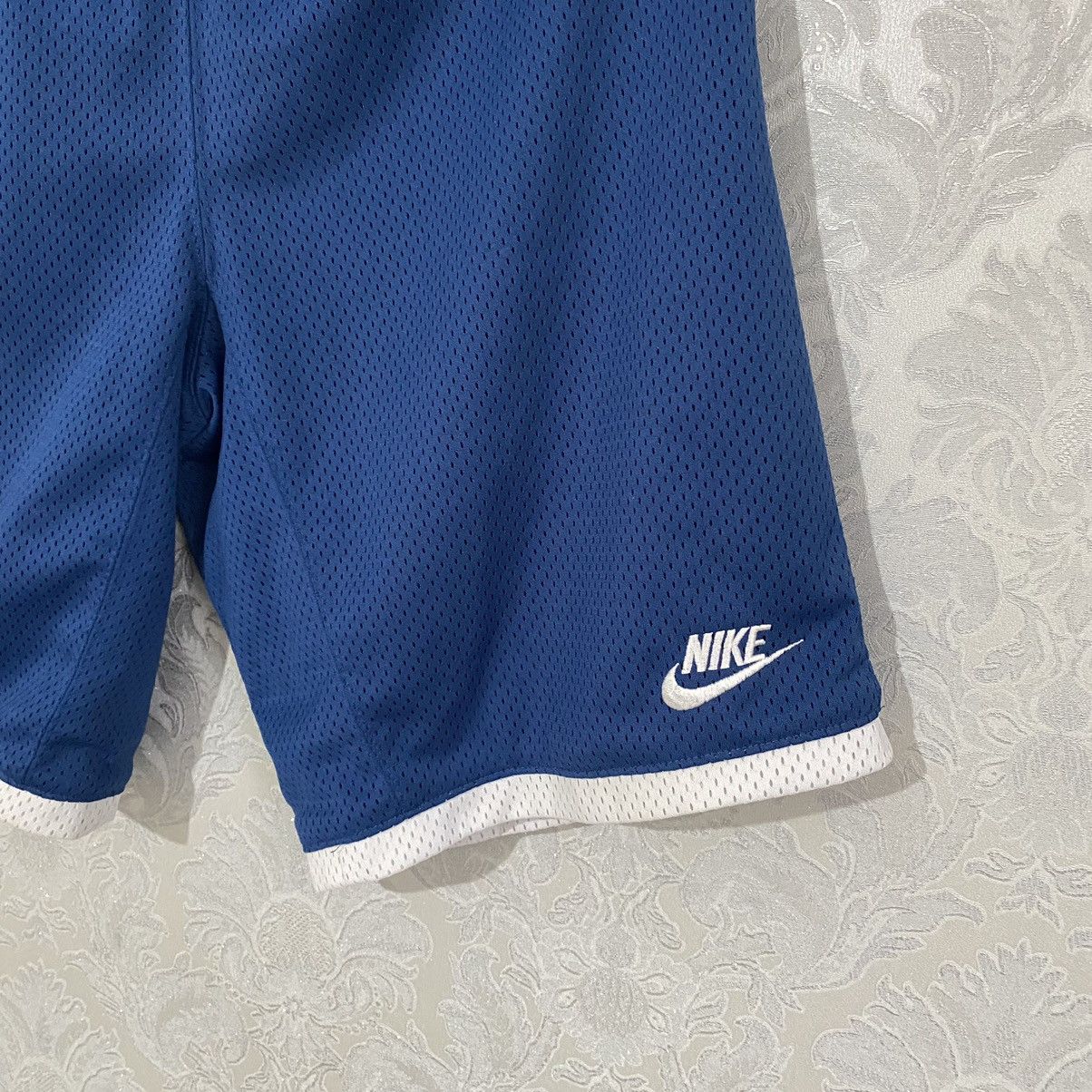 Vintage Rare Vintage Nike Supreme Court Basketball Y2K Size US 32 / EU 48 - 2 Thumbnail