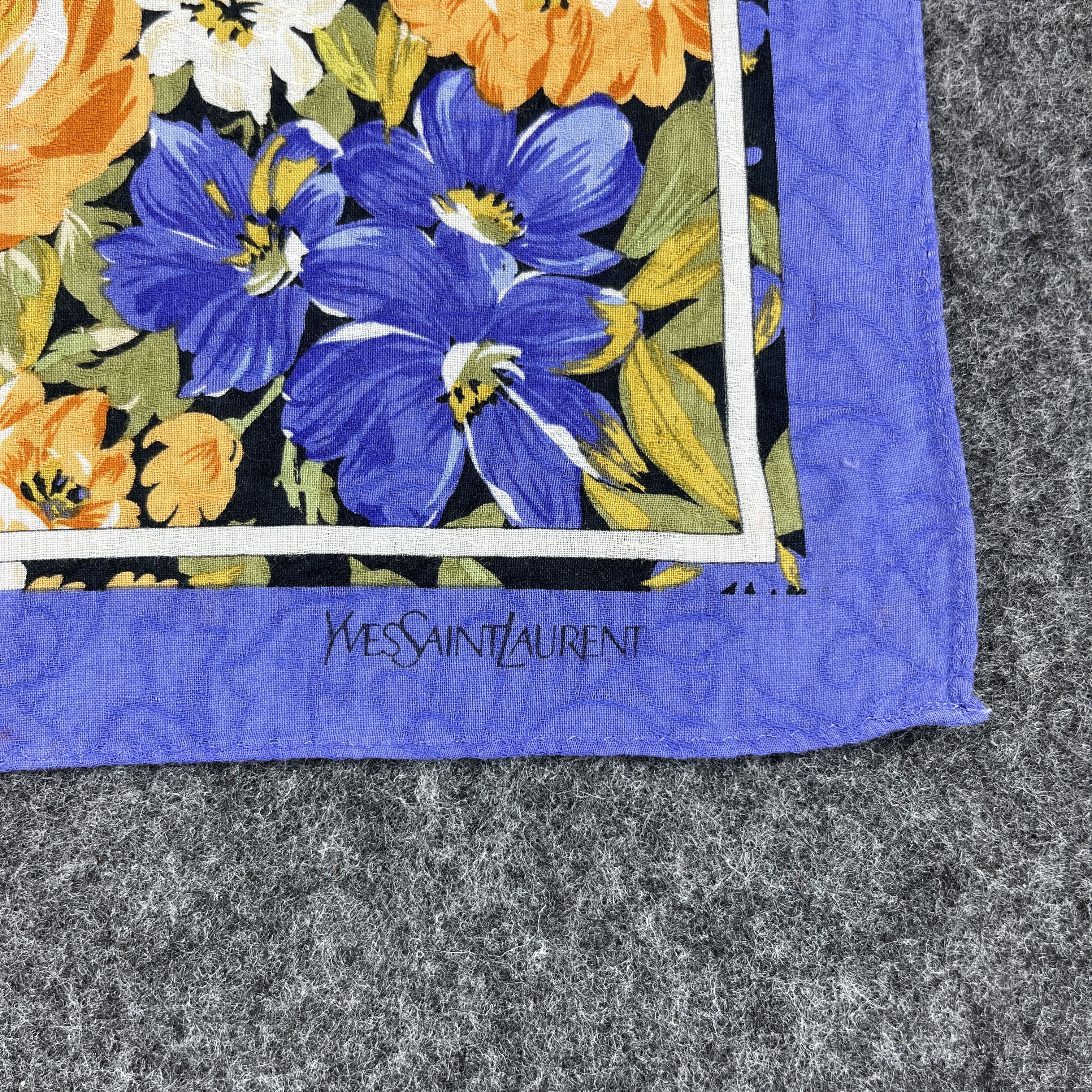 Vintage Yves Saint Laurent Handkerchief / Bandana / Neckerchief B292 Size ONE SIZE - 3 Thumbnail