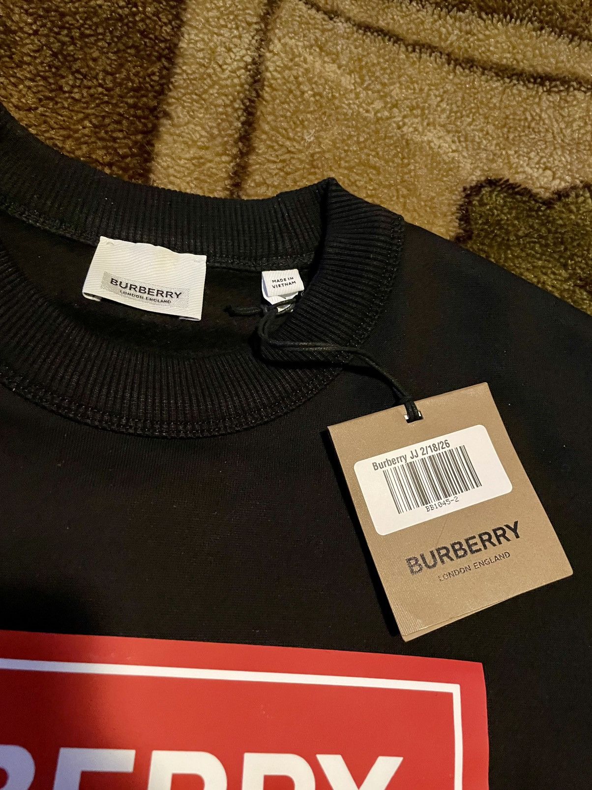 Burberry Burberry Santo Logo Print Crew Neck Woman’s Size XS New! Size XS / US 0-2 / IT 36-38 - 2 Thumbnail