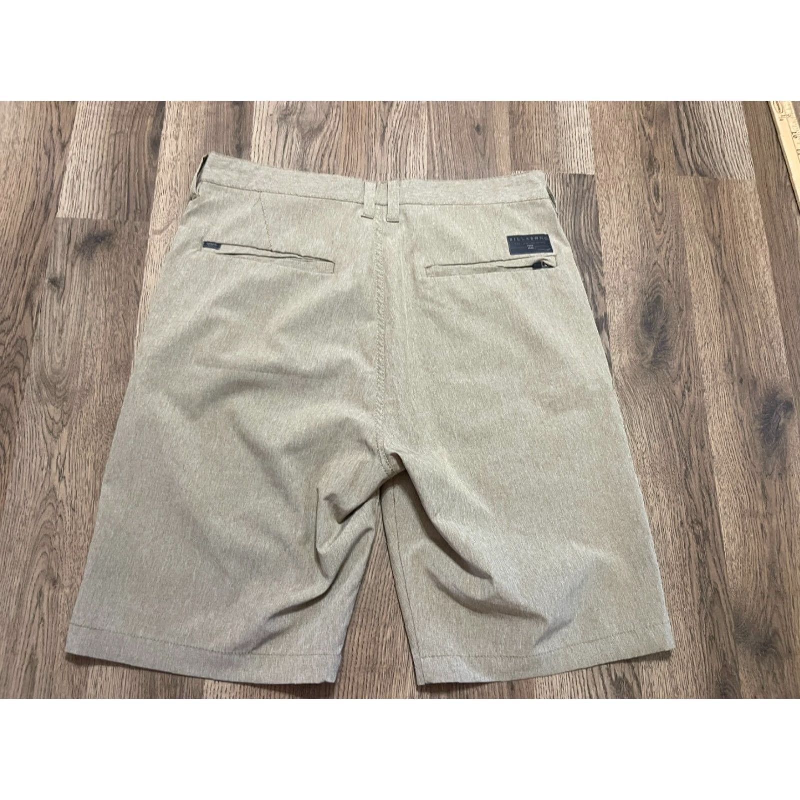 Billabong Billabong Shorts Men's Size 30 Tan Flat Front Chino Shorts Size US 30 / EU 46 - 2 Thumbnail