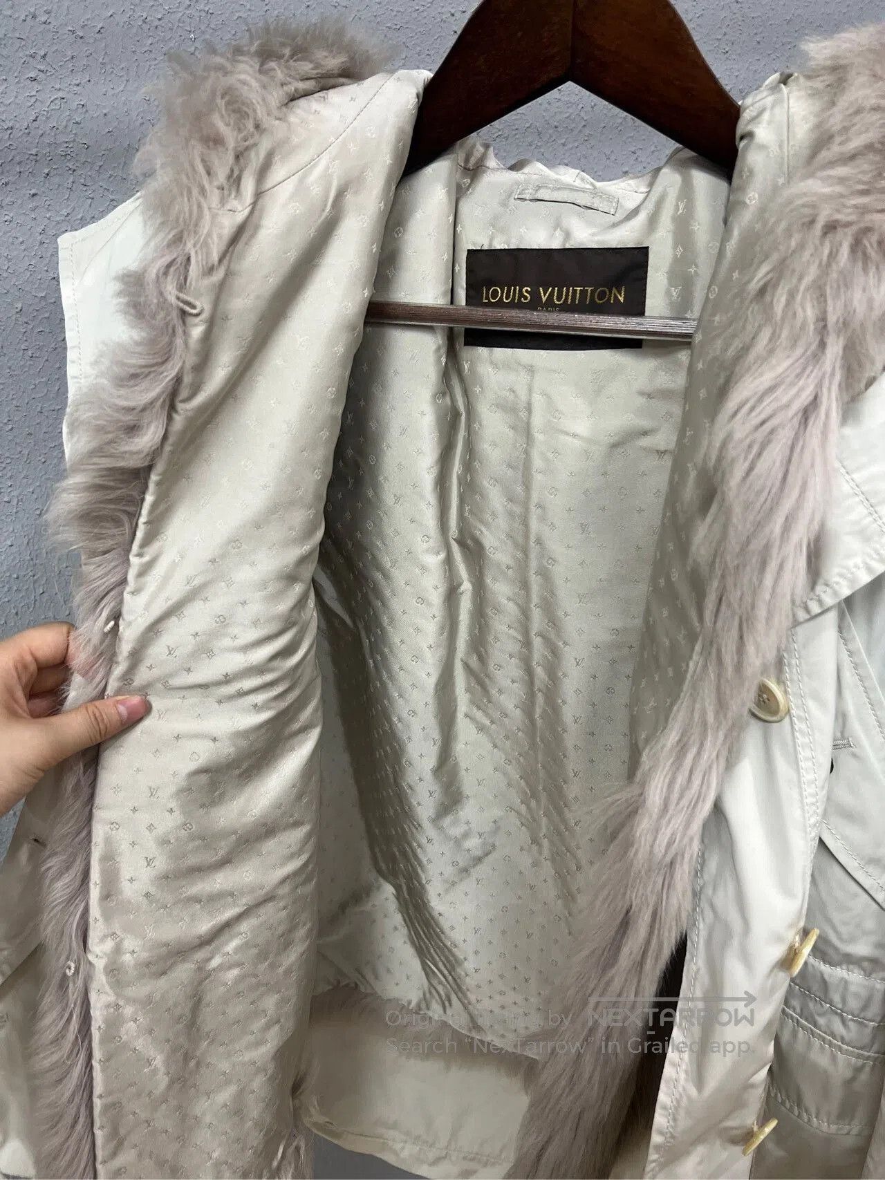 Louis Vuitton Louis Vuitton Beige Fur Parka Coat. Size M / US 6-8 / IT 42-44 - 6 Thumbnail