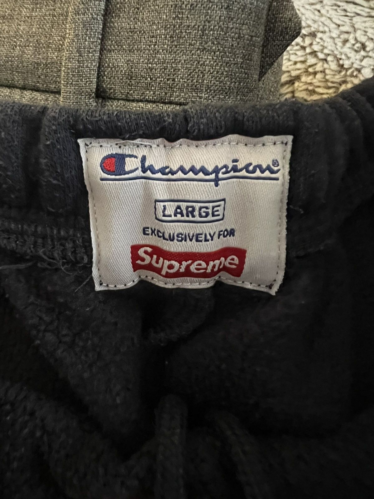 Champion × Supreme Navy Blue Shorts Size US 34 / EU 50 - 5 Thumbnail