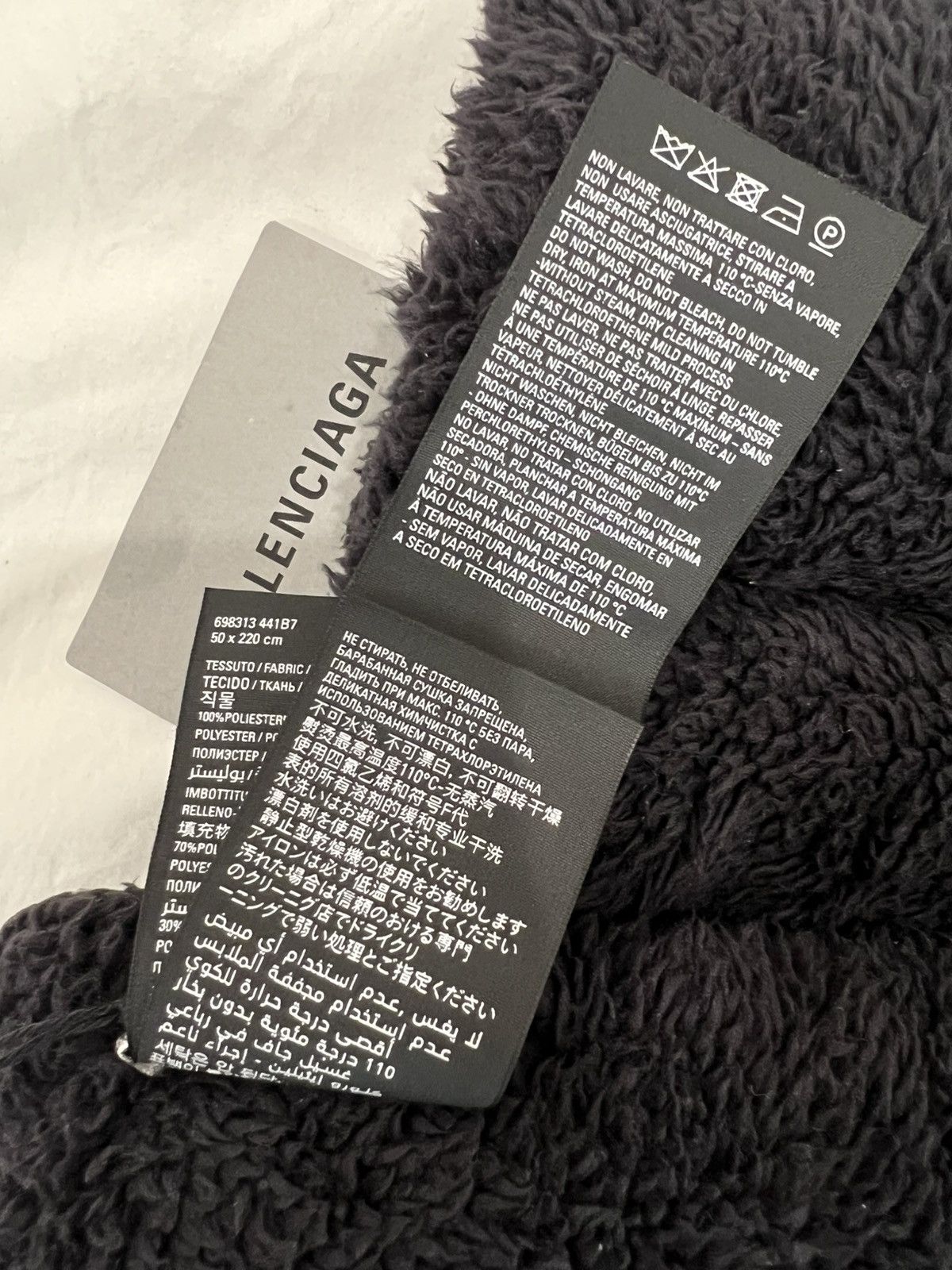 Balenciaga Balenciaga Quilted Stripe Faux Fur Scarf Size ONE SIZE - 7 Thumbnail
