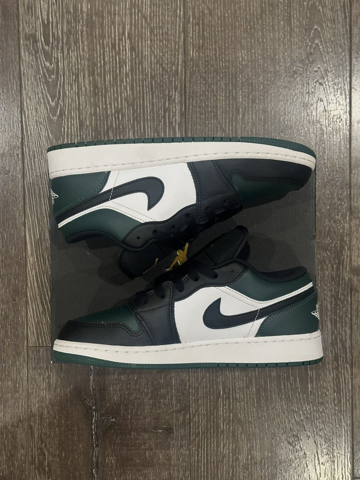 Jordan Brand Jordan 1 Low Noble Green Size US 5.5 / EU 38 - 1 Thumbnail