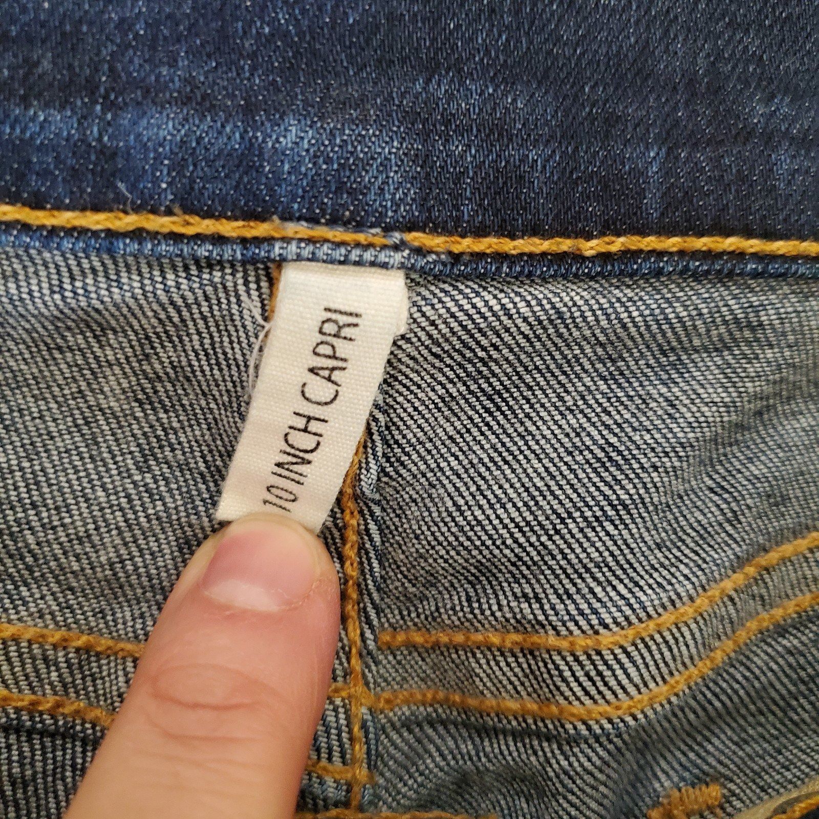 Rag & Bone Rag & bone 10 inch Capri Cropped High Rise Jeans in Stanwix Size 30" / US 8 / IT 44 - 6 Thumbnail