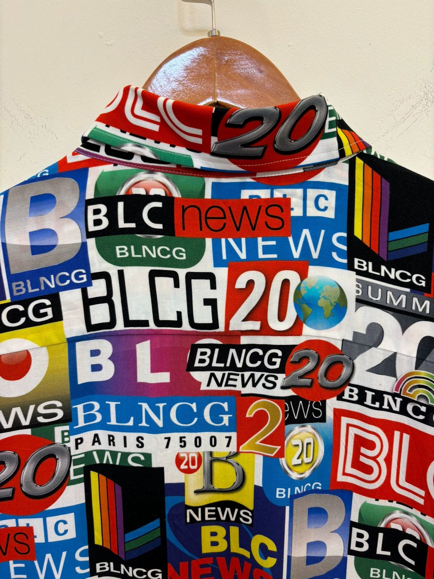 Balenciaga Balenciaga News Channel Logo Oversized Shirt 39 (M) 95% New Size US M / EU 48-50 / 2 - 9 Thumbnail