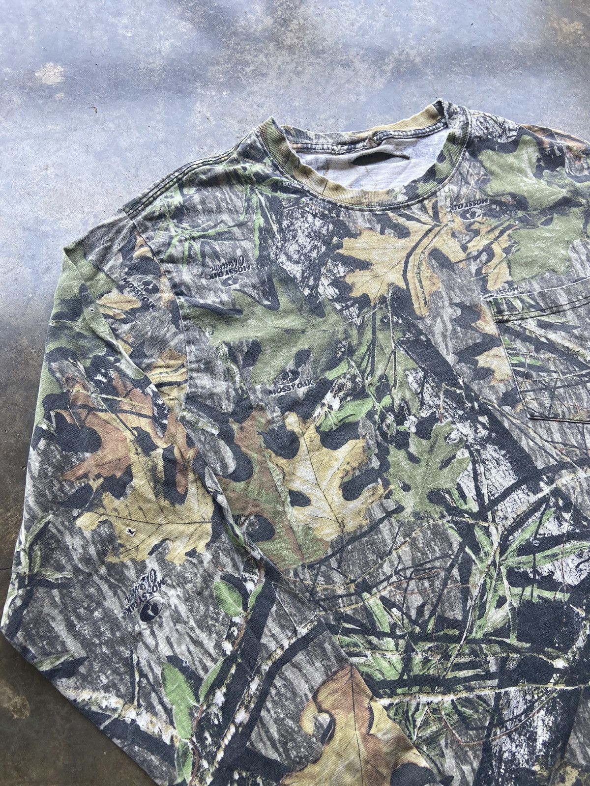 Vintage Crazy Vintage 90’s Distressed Camo T-Shirt XL Size US XL / EU 56 / 4 - 2 Thumbnail