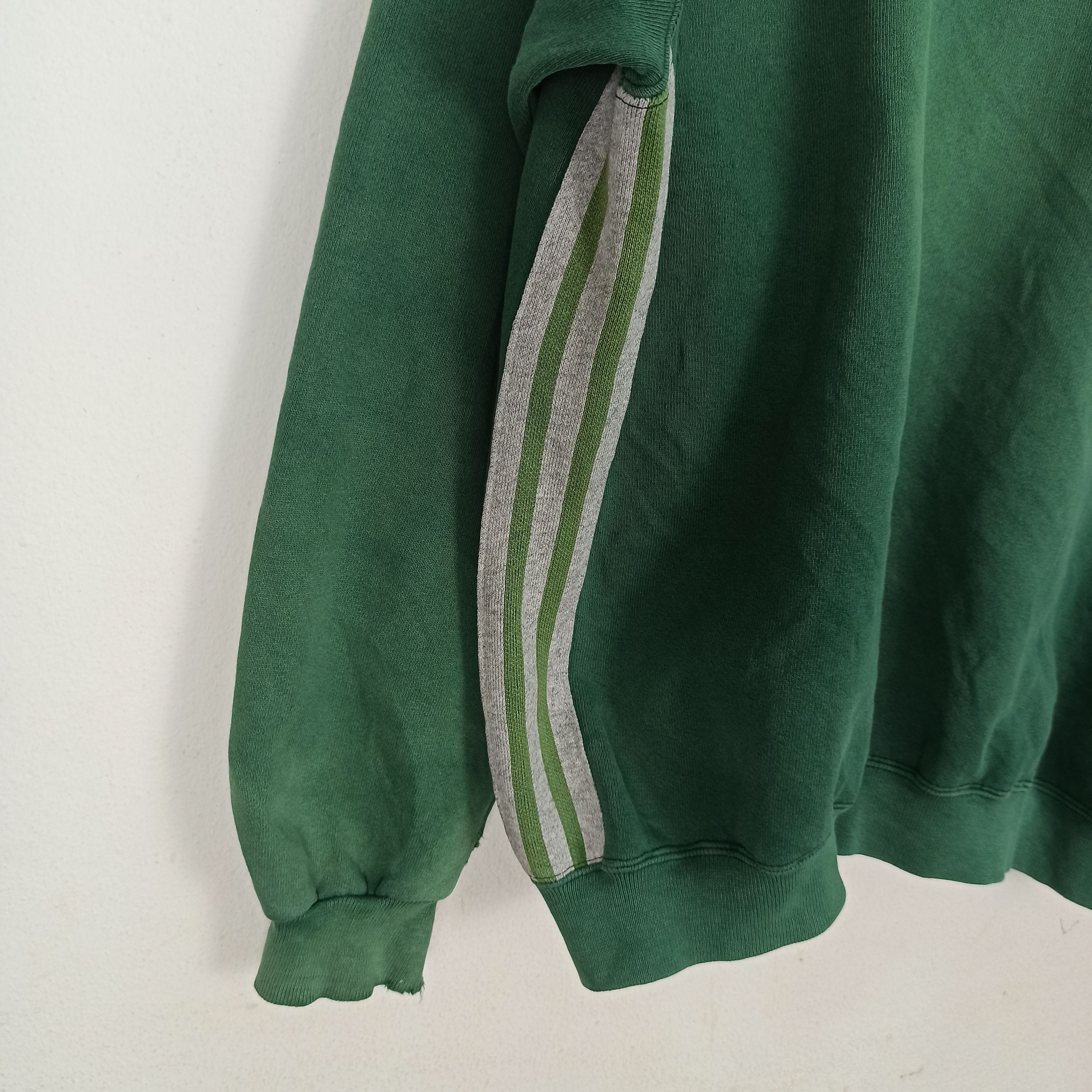 Adidas Vintage Distressed Adidas Sweatshirt Made in Usa Size US L / EU 52-54 / 3 - 4 Thumbnail