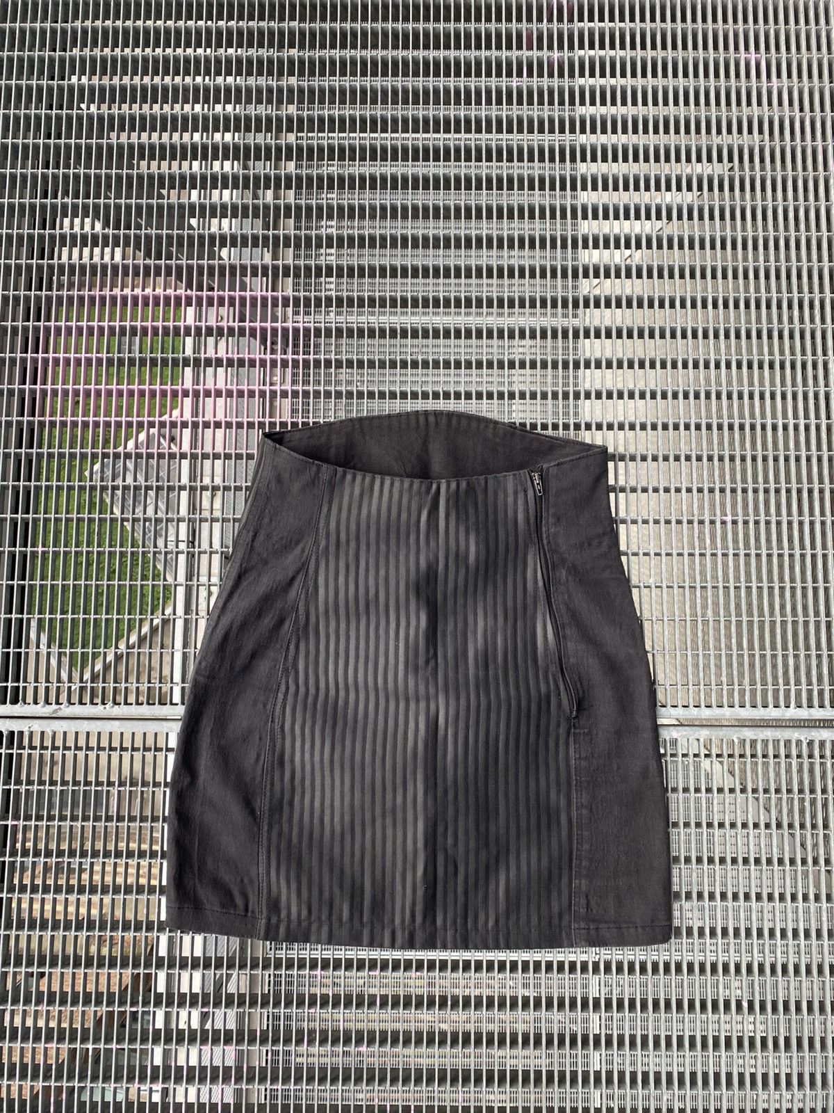 Vintage Avant-garde ModZart London Leather Linings Skirt Size 26" / US 2 / IT 38 - 1 Thumbnail