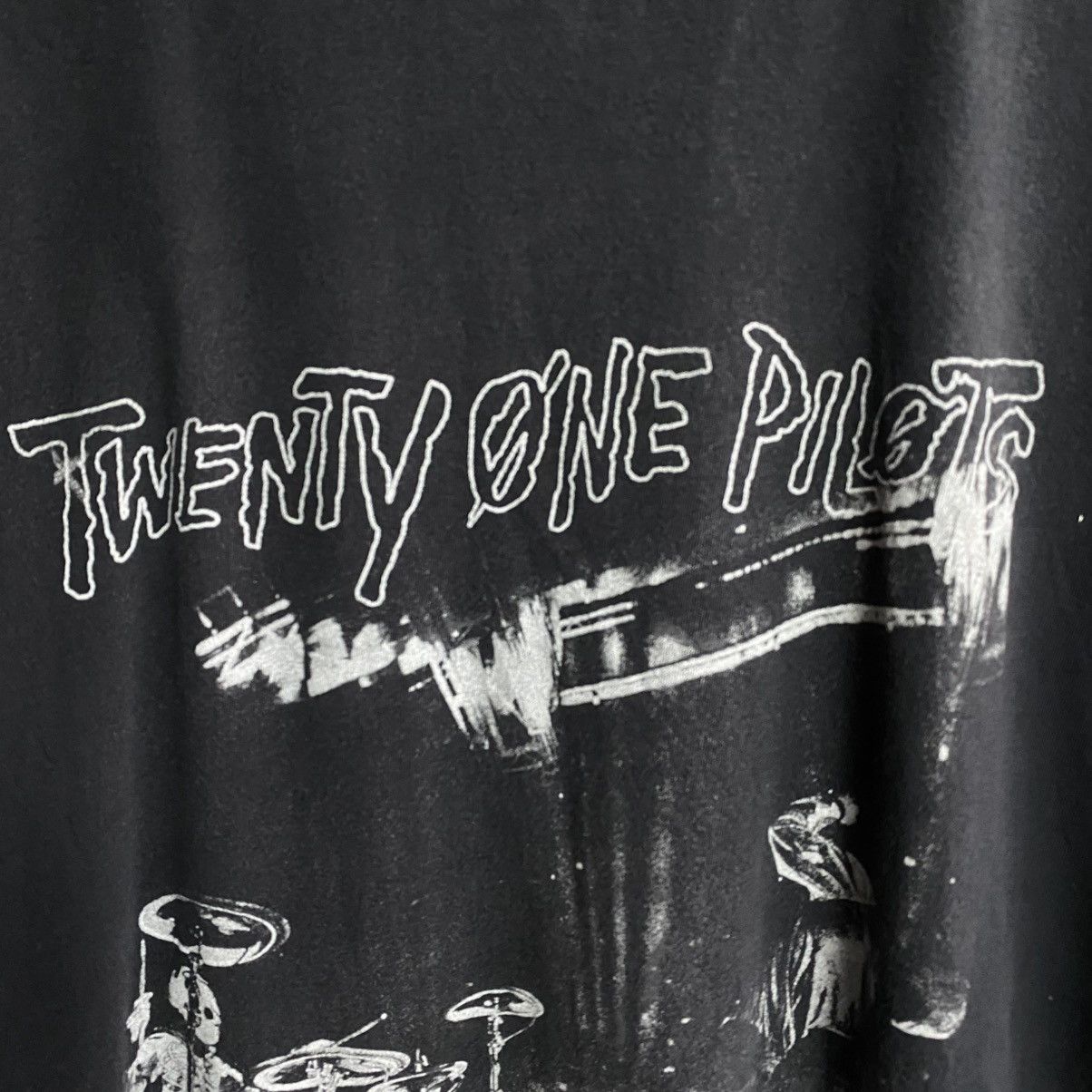 Band Tees Vintage Twenty One Pilots Big Logo band 90’s tee Size US L / EU 52-54 / 3 - 3 Thumbnail