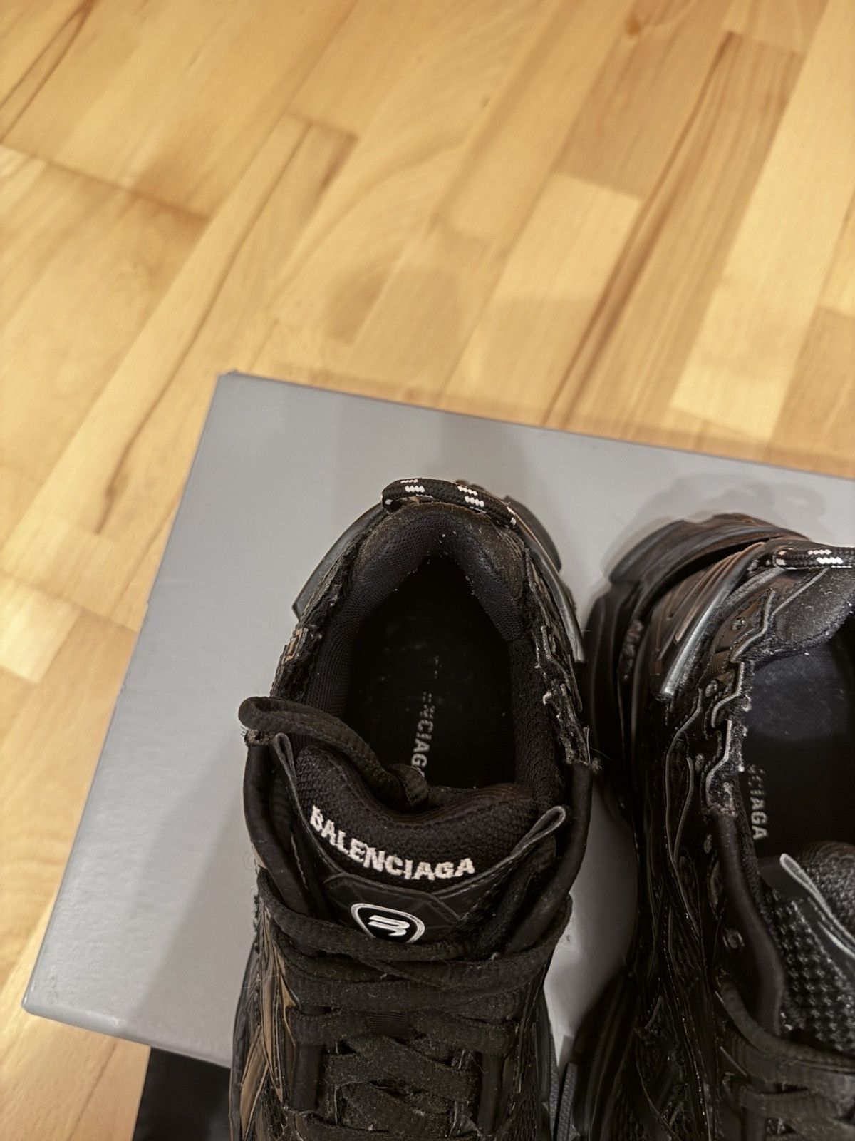 Balenciaga Balenciaga Runner Triple Black Size US 6 / EU 39 - 12 Thumbnail