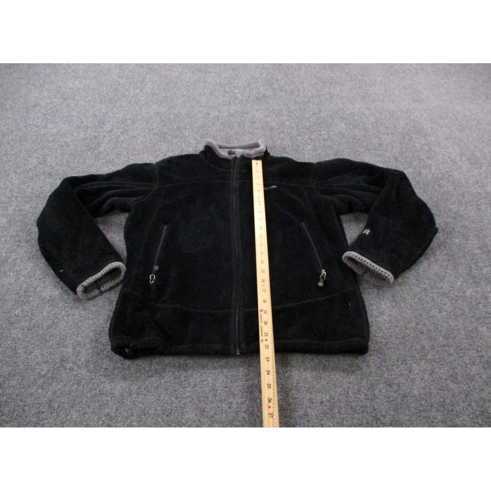 Patagonia Patagonia Sweater Womens L Black Jacket Regulator Fuzzy Fleece Outdoor Size L / US 10 / IT 46 - 3 Thumbnail