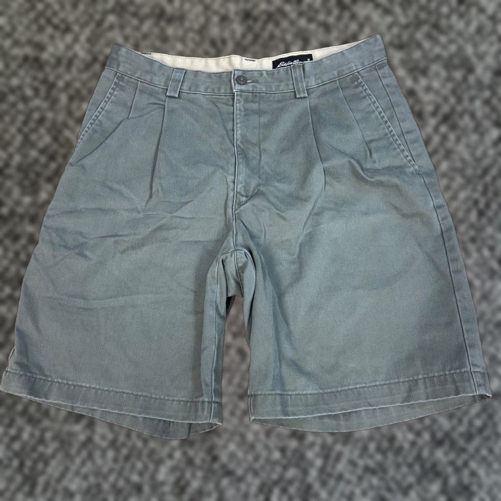 Eddie Bauer Eddie Bauer Shorts Mens 33 Gray Pleated 9" Size US 33 - 1 Thumbnail