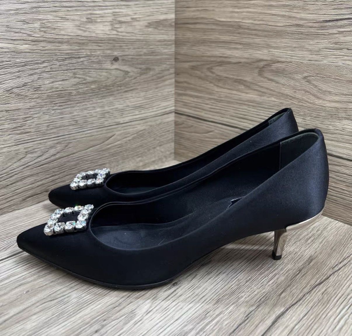 Roger Vivier Roger Vivier Black Satin Square Diamond High Heels J41 Size US 5 / IT 35 - 1 Thumbnail
