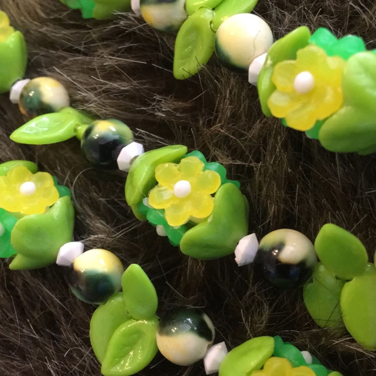 Vintage Vintage 60s green floral plastic bead necklace Size ONE SIZE - 7 Thumbnail