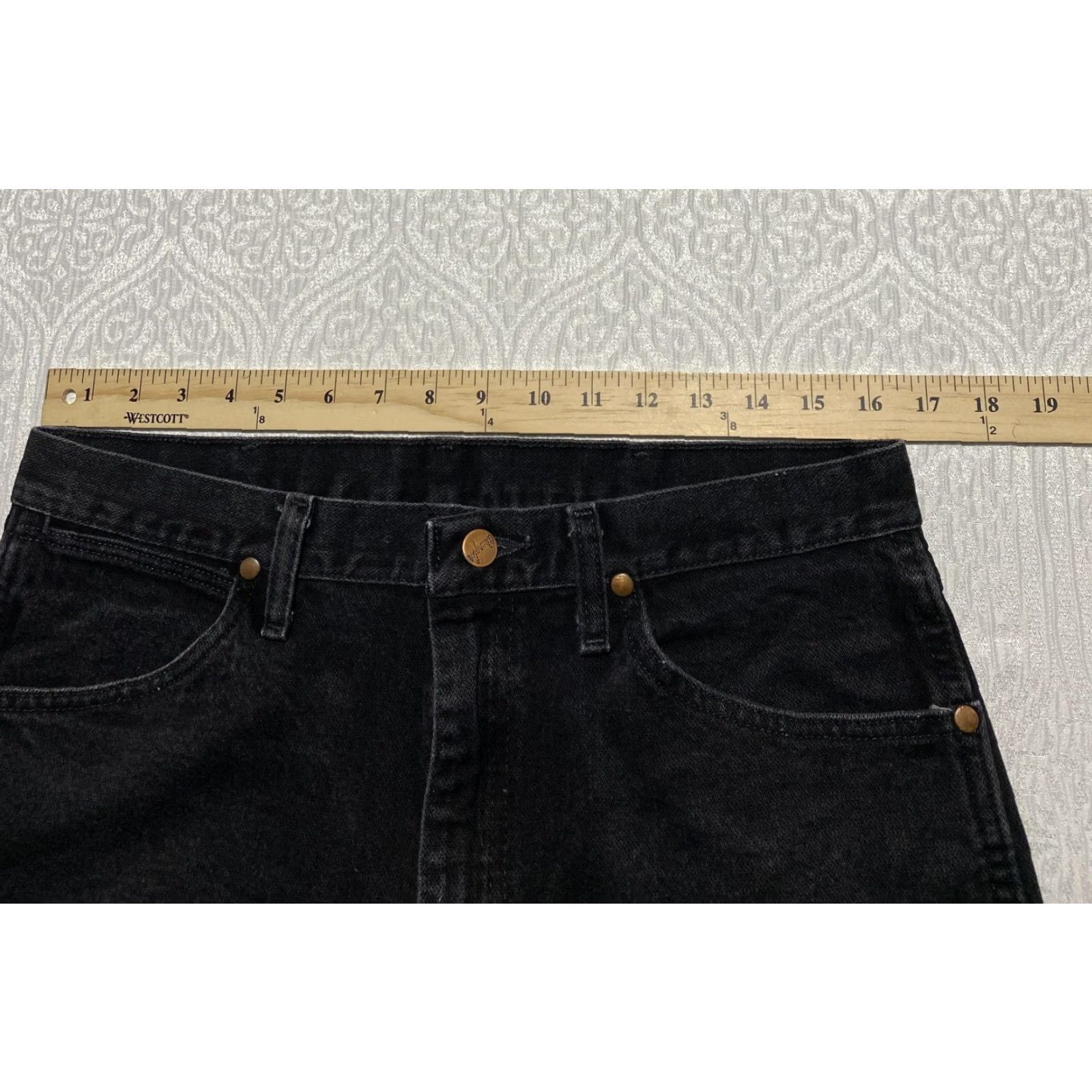 Wrangler Wrangler Jeans Mens 33x34 Black A203 4020 Straight Jeans Distressed Hem Denim Pants Straight Leg 5-Pocket Mens Size US 33 - 6 Thumbnail