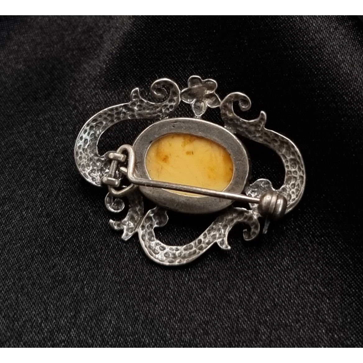 Vintage Vintage 90s-2000s Ornate Faux Amber Brooch Size ONE SIZE - 5 Thumbnail