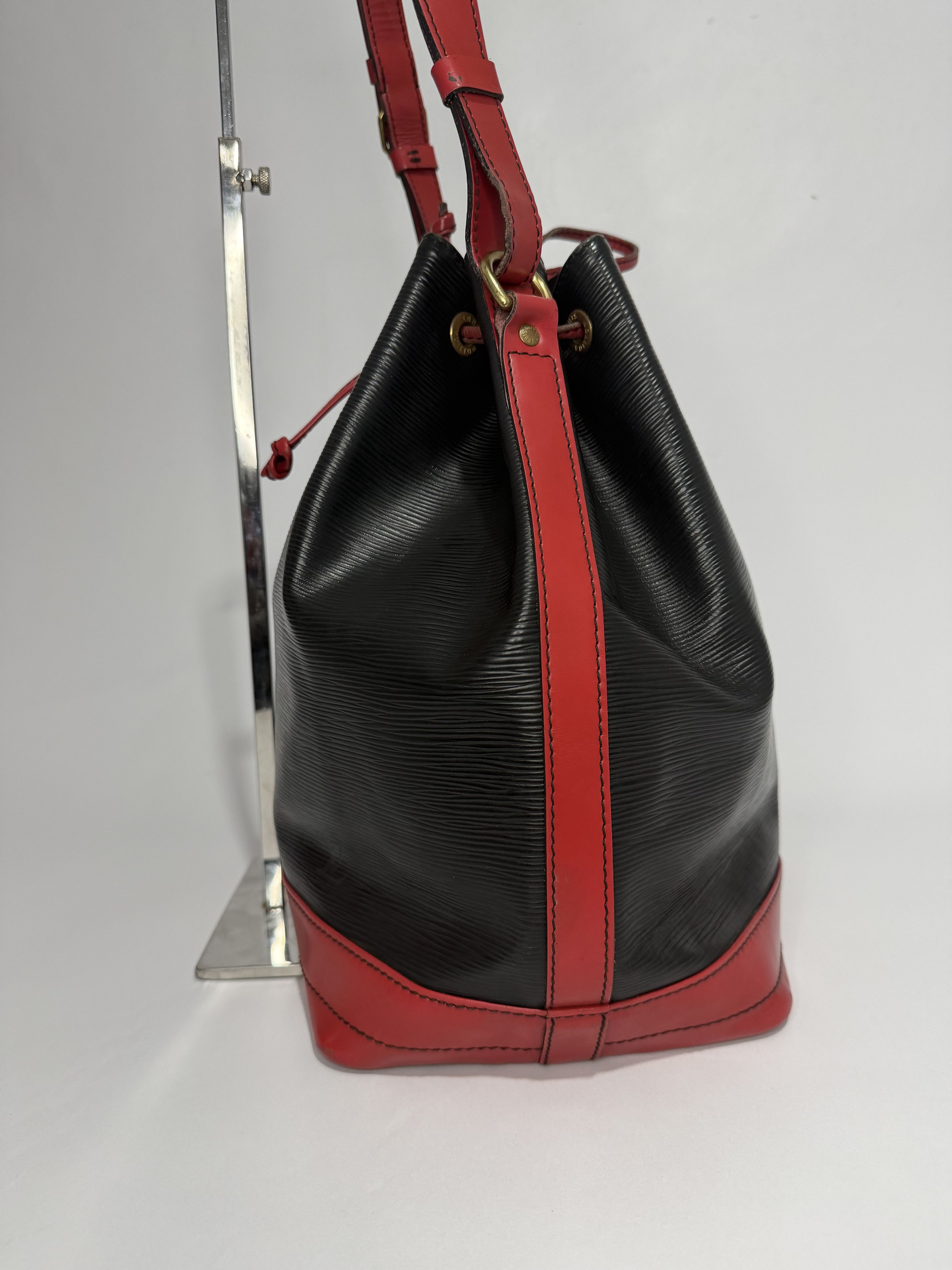 Louis Vuitton LOUIS VUITTON Black/Castilian Red Epi Leather Large Noe Bag Size ONE SIZE - 5 Thumbnail