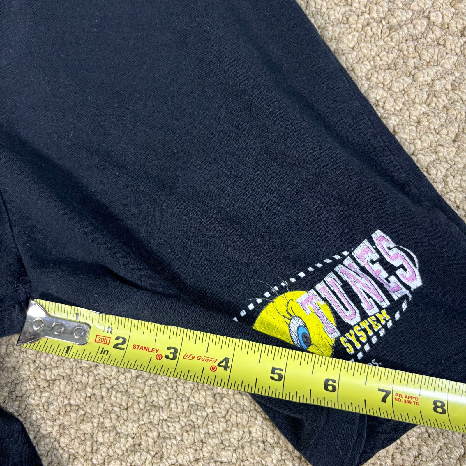 Warner Bros Vintage 1994 Looney Tunes Sport System shorts tweety bird 21 Size 22" - 9 Thumbnail