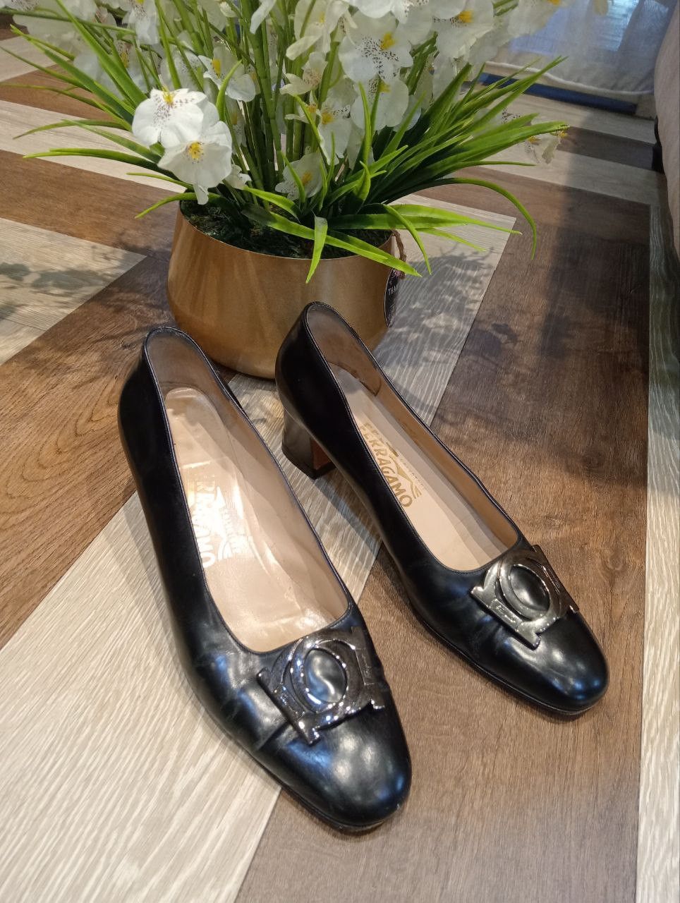 Salvatore Ferragamo LUXURY SALVATORE FERRAGAMO LEATHER HEELS BLACK Size US 8.5 / IT 38.5 - 2 Thumbnail