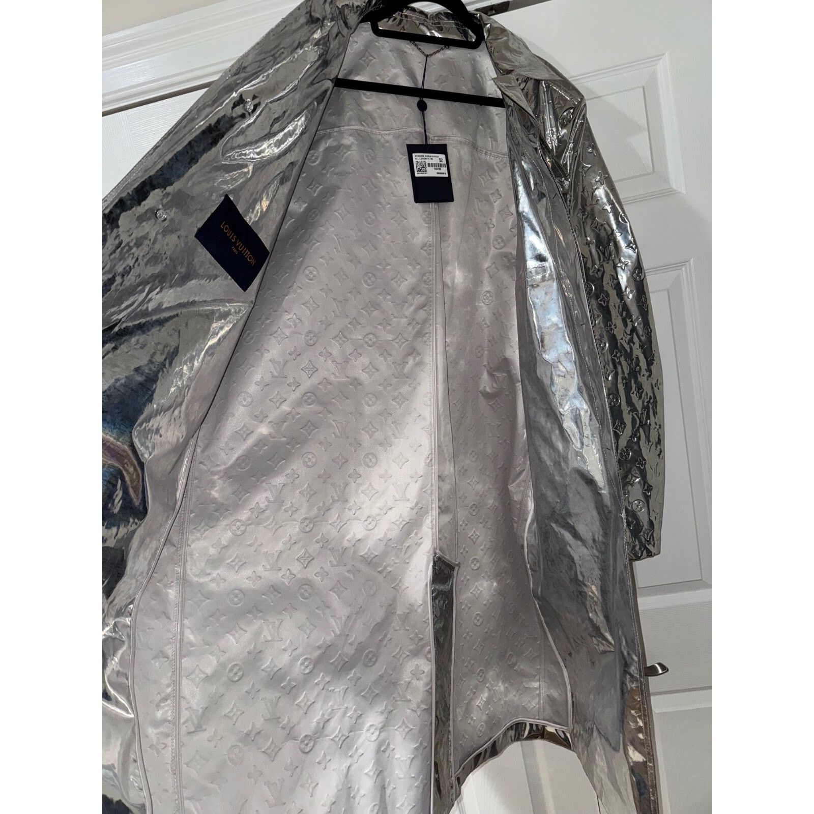 Louis Vuitton Louis Vuitton Virgil Mirror Raincoat Coat Logo Jacket 52 Size US L / EU 52-54 / 3 - 10 Thumbnail