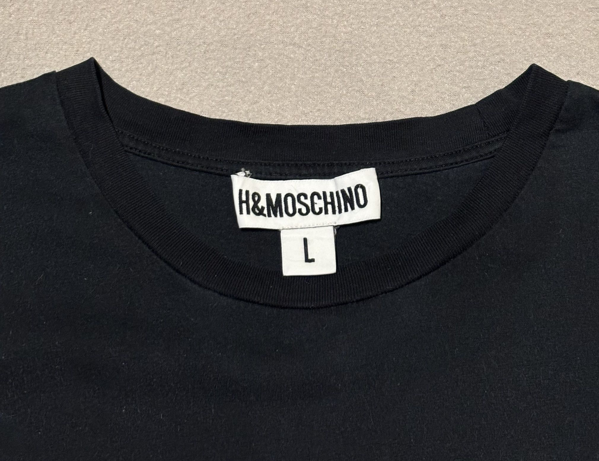 H&M × Moschino Moschino x H&M MTV T-shirt Size. L Size US L / EU 52-54 / 3 - 13 Thumbnail
